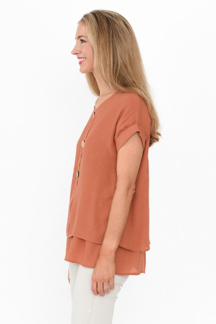 Abilene Rust Button Top,Blonde model,alt text|model:Anthea