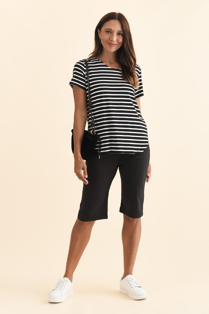 Air-Lite Black Stretch Pocket Shorts,Brunette model,alt text|model:Cara