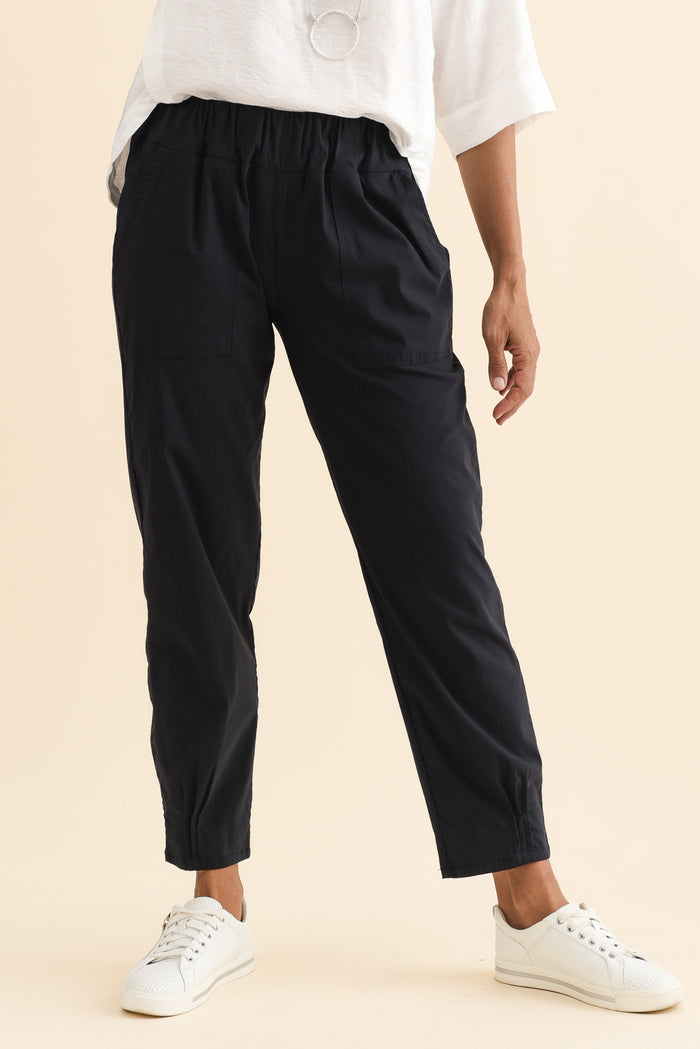 Air-Lite Navy Stretch Pocket Pants,Brunette model,alt text|model:Cara