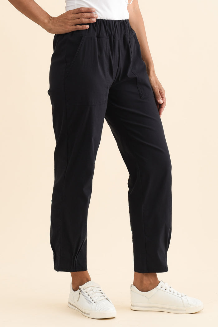 Air-Lite Navy Stretch Pocket Pants,Brunette model,alt text|model:Cara