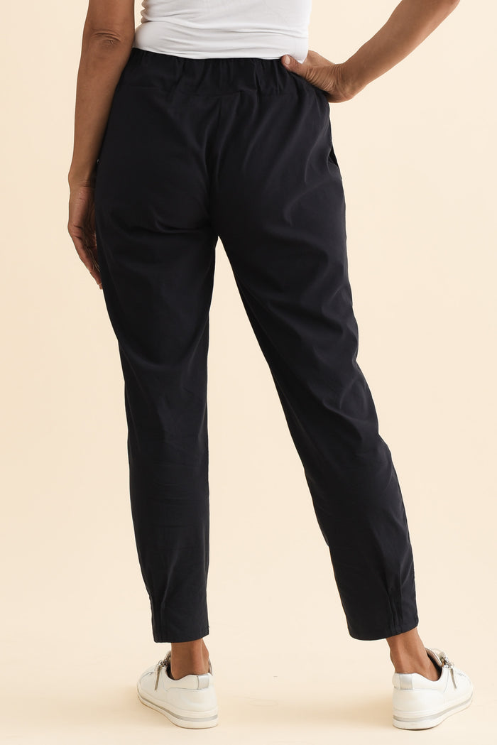 Air-Lite Navy Stretch Pocket Pants,Brunette model,alt text|model:Cara