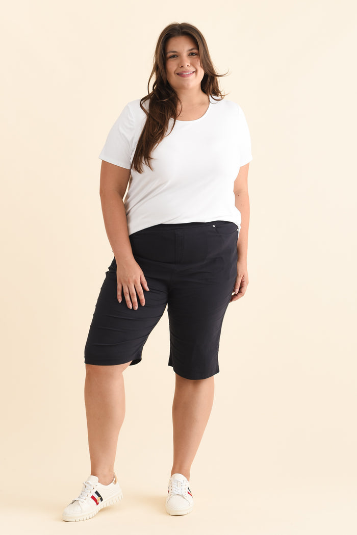 Air-Lite Navy Stretch Pocket Shorts,Brunette model,alt text|model:Gabby