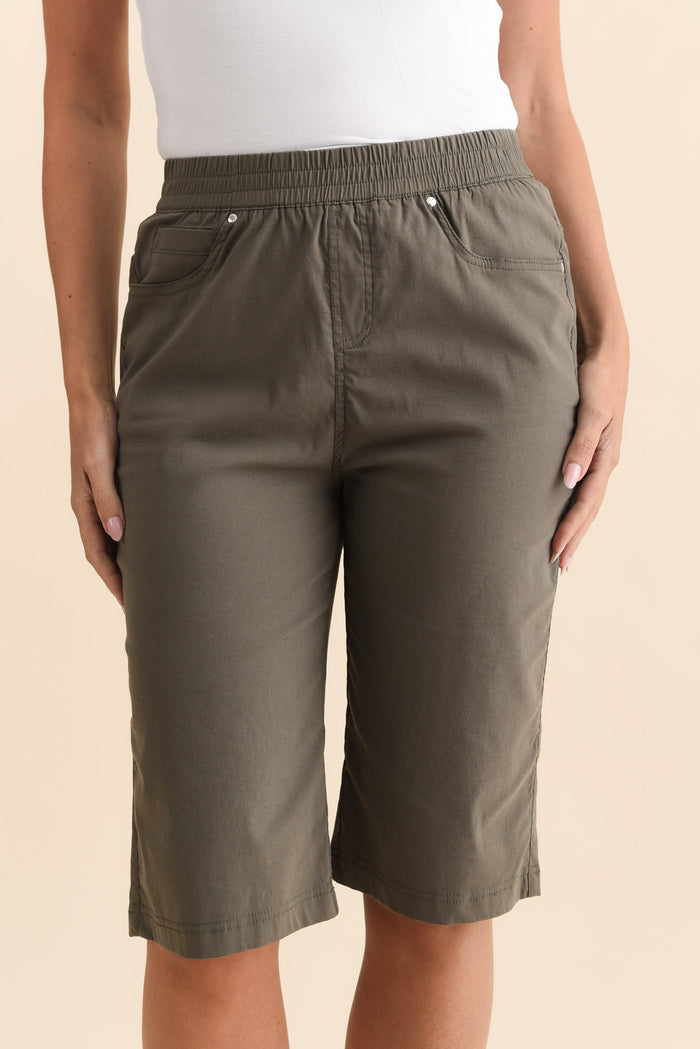 Air-Lite Olive Stretch Pocket Shorts,Brunette model,alt text|model:MJ