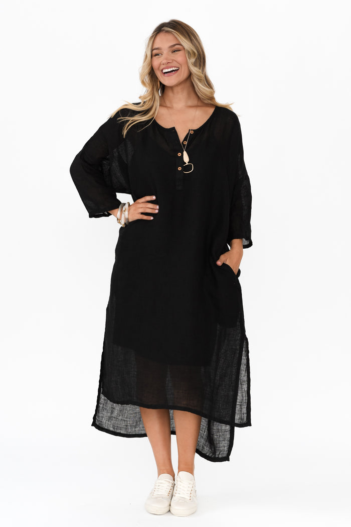 Analia Black Linen Kaftan,Blonde model,alt text|model:Mollie