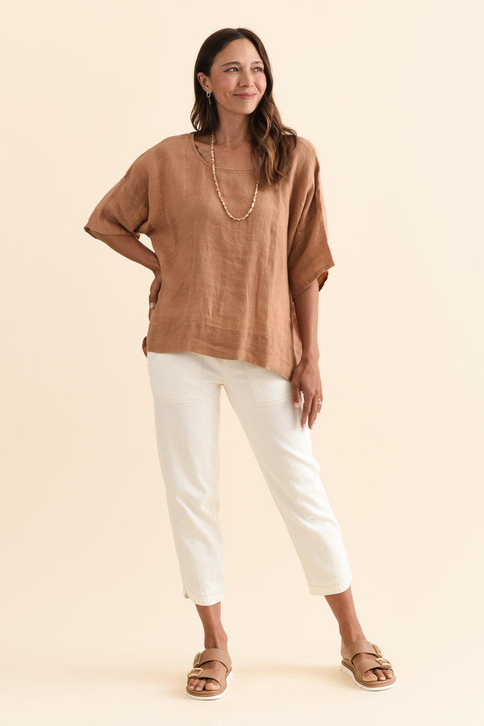 Barbara Mocha Linen Top,Brunette model,alt text|model:Cara