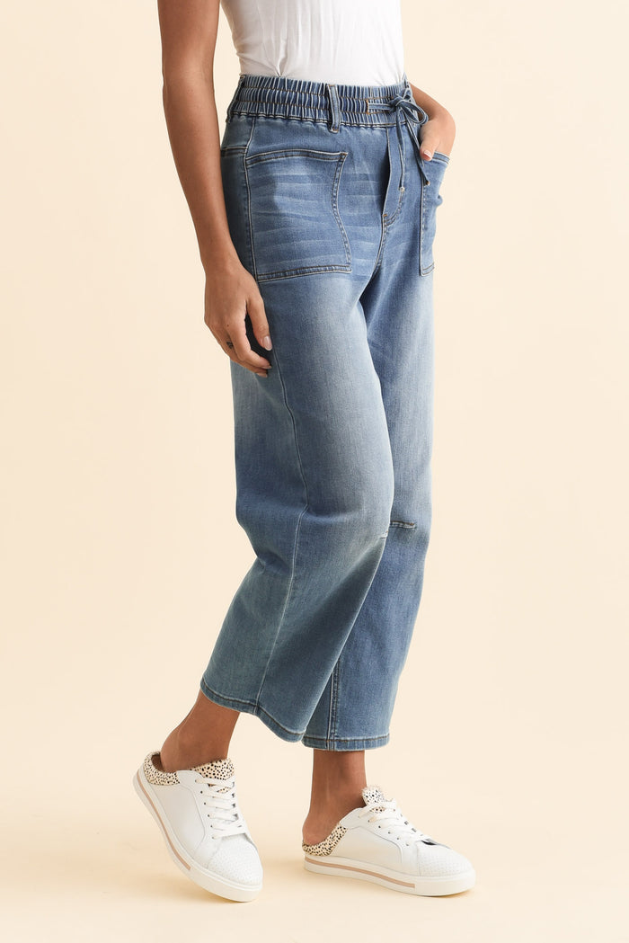 BB Barrel Blue Jeans,Brunette model,alt text|model:Brontie