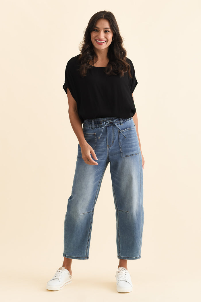 BB Barrel Blue Jeans,Brunette model,alt text|model:Brontie