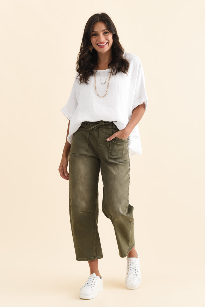 BB Barrel Khaki Jeans,Brunette model,alt text|model:Brontie