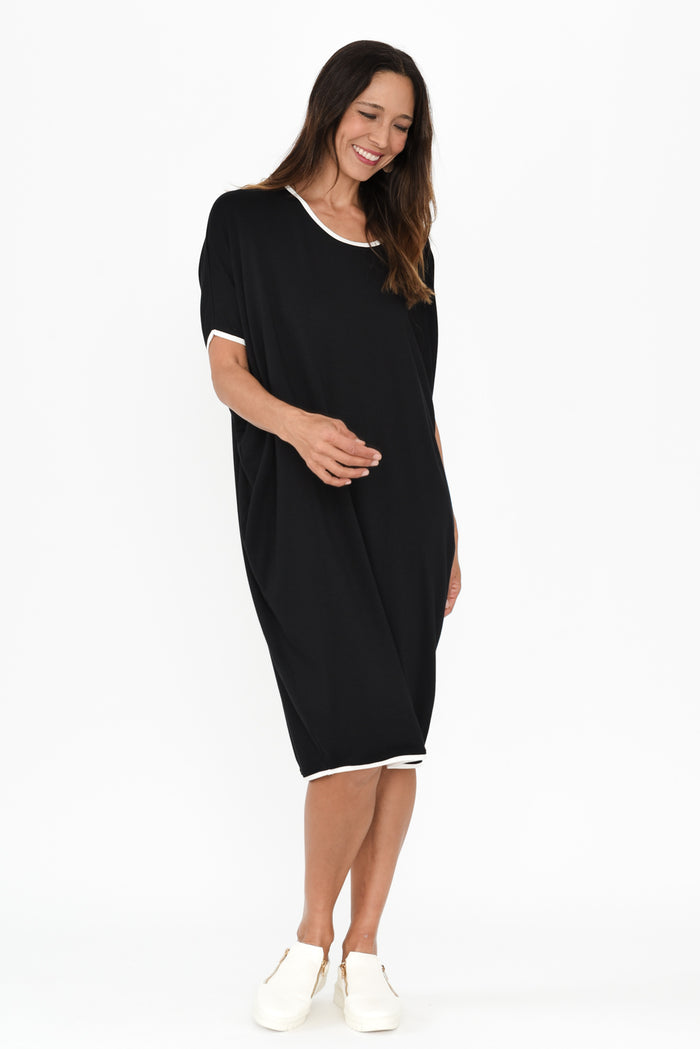 Black Contrast Maui Dress,Brunette model,alt text|model:Cara