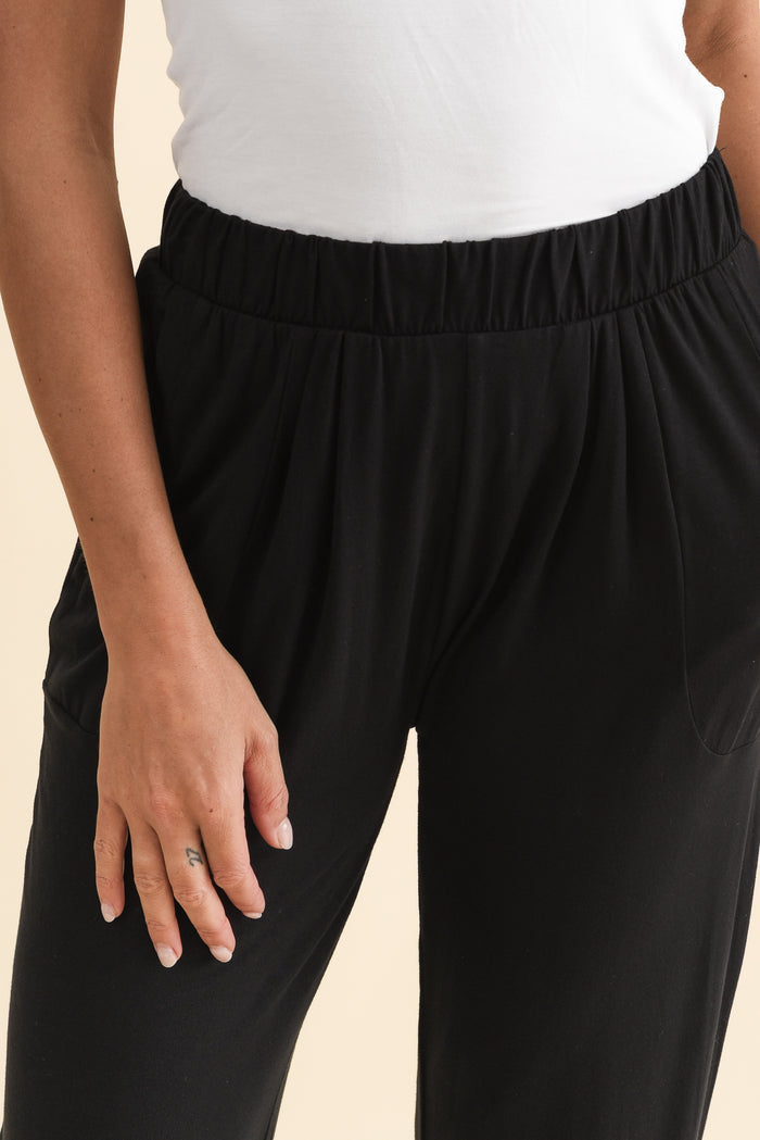 Black Weekend Pants,Brunette model,alt text|model:Brontie