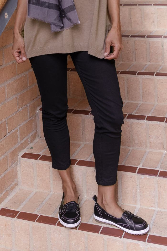 Callie Black Cotton 7/8 Stretch Pants,Lifestyle