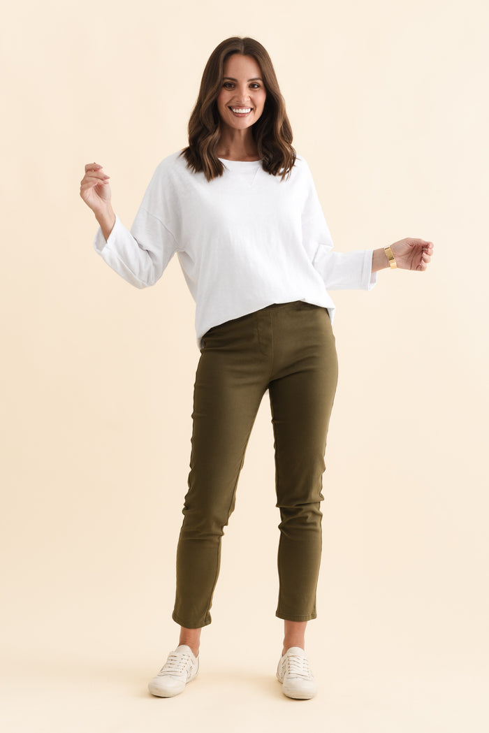 Callie Olive Cotton 7/8 Stretch Pants,Brunette model,alt text|model:MJ
