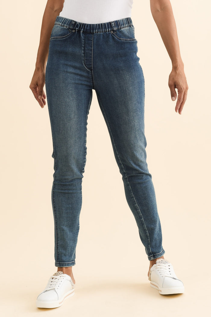 Courtney Dark Denim Stretch Jeans,Brunette model,alt text|model:Cara