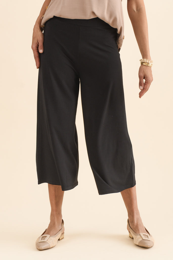 Crystal Black Cropped Pants,Front,Brunette model,alt text|model:Cara