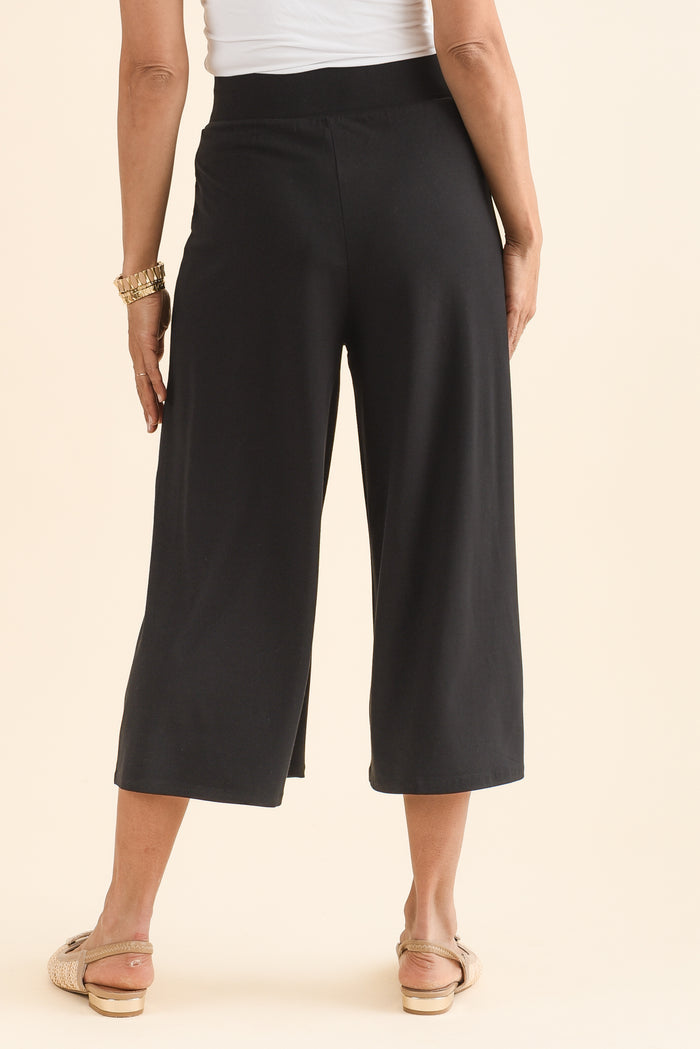 Crystal Black Cropped Pants,Back,Brunette model,alt text|model:Cara