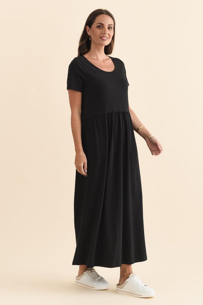 Deidra Black Cotton Pocket Dress,Brunette model,alt text|model:MJ