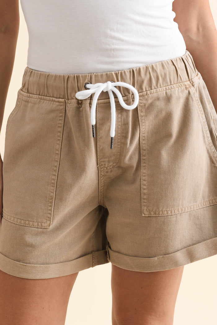 Emma Beige Denim Relaxed Shorts,Brunette model,alt text|model:MJ