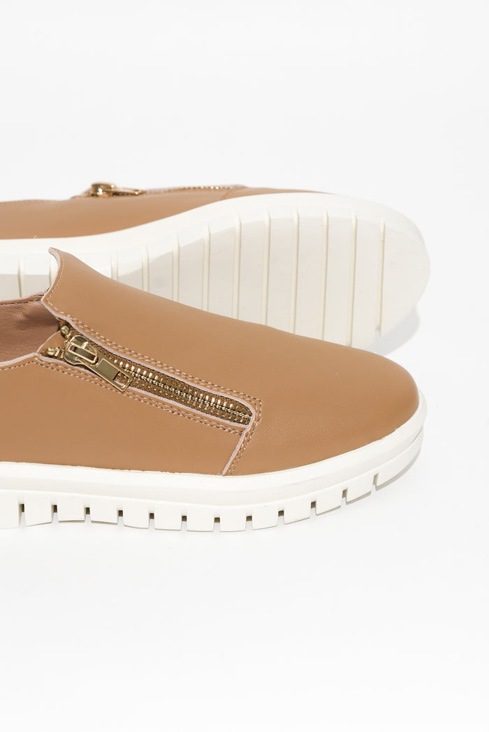 Enjoy Camel Leather Zip Sneaker