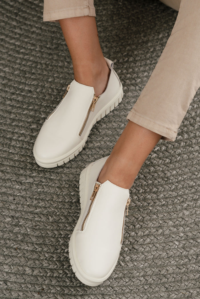 Enjoy White Leather Zip Sneaker