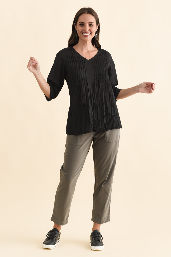 Fia Black Sleeved Crinkle Cotton Top,Brunette model,alt text|model:MJ