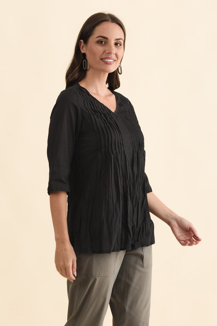 Fia Black Sleeved Crinkle Cotton Top,Brunette model,alt text|model:MJ