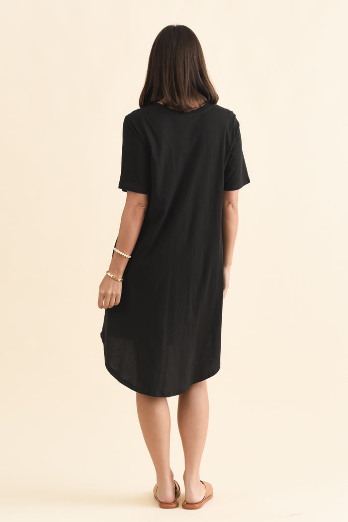 Florida Black Cotton Tee Dress,Brunette model,alt text|model:MJ