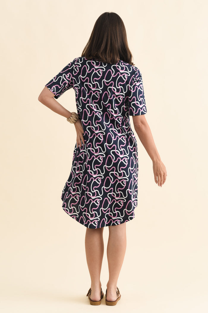 Florida Navy Abstract Cotton Tee Dress,Brunette model,alt text|model:MJ