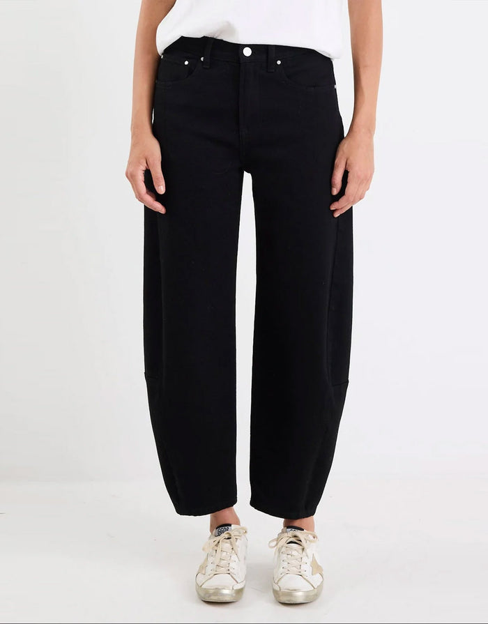 among-the-brave-graduate-stretch-barrel-jeans-jet-black-womens-clothing