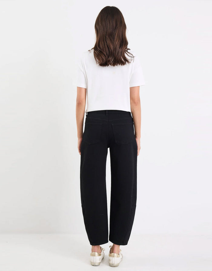 among-the-brave-graduate-stretch-barrel-jeans-jet-black-womens-clothing
