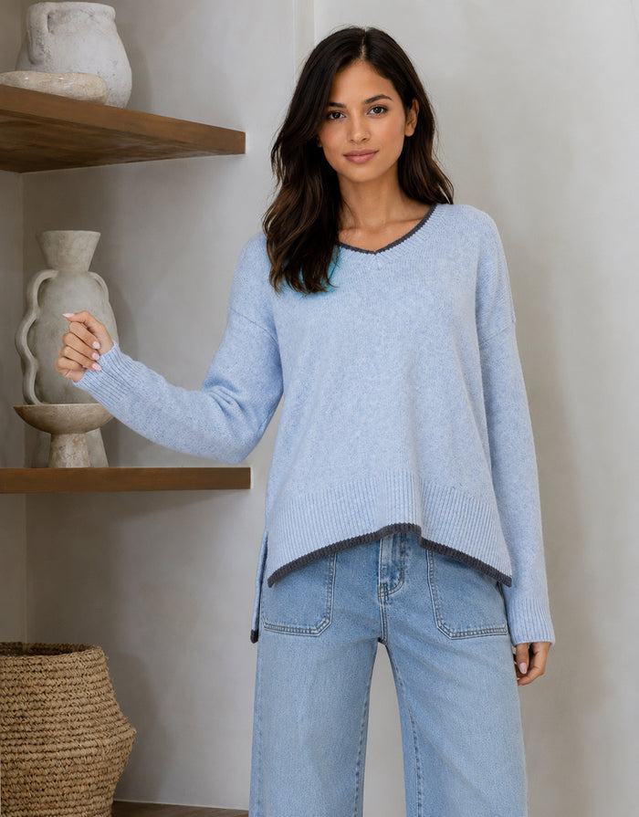 Jamie Contrast V Neck Knit - Blue/Choc