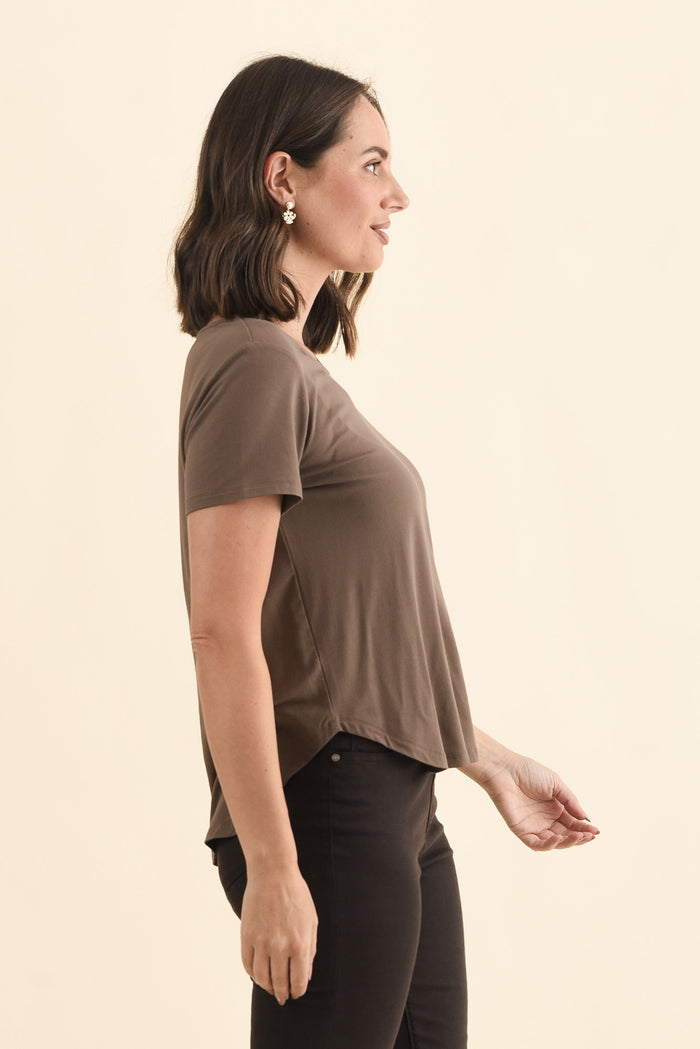 Janis Chocolate Bamboo Tee,Brunette model,alt text|model:MJ