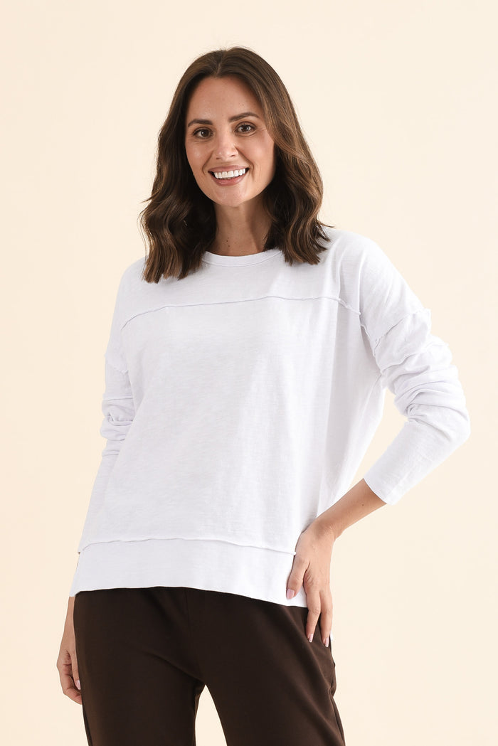 Jayne White Cotton Throw On Top,Front,Brunette model,alt text|model:MJ