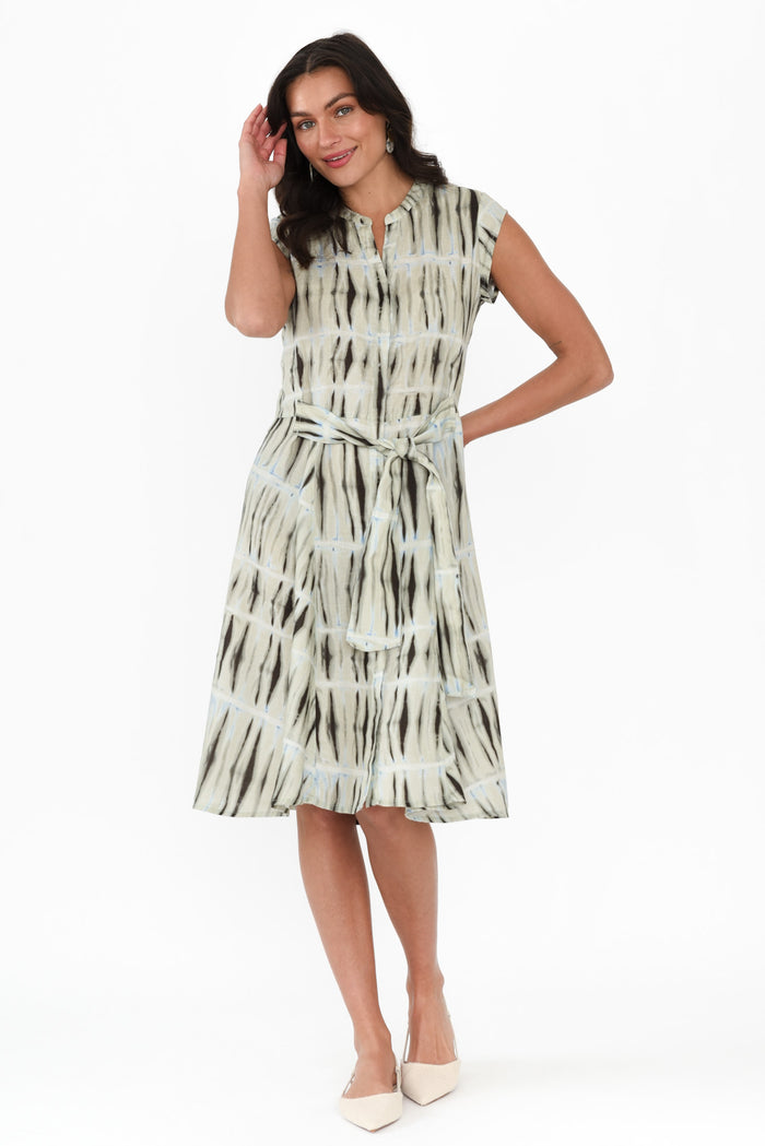 Lenore Green Abstract Linen Dress,Brunette model,alt text|model:Brontie