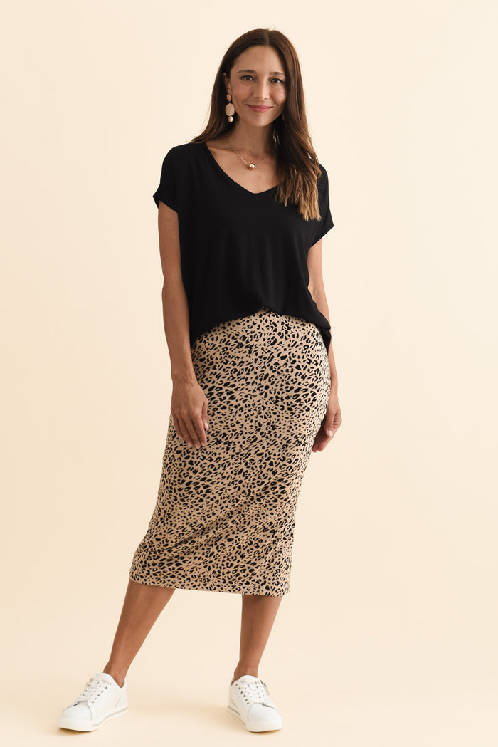 Leopard Bamboo Maxi Tube Skirt,Brunette model,alt text|model:Cara