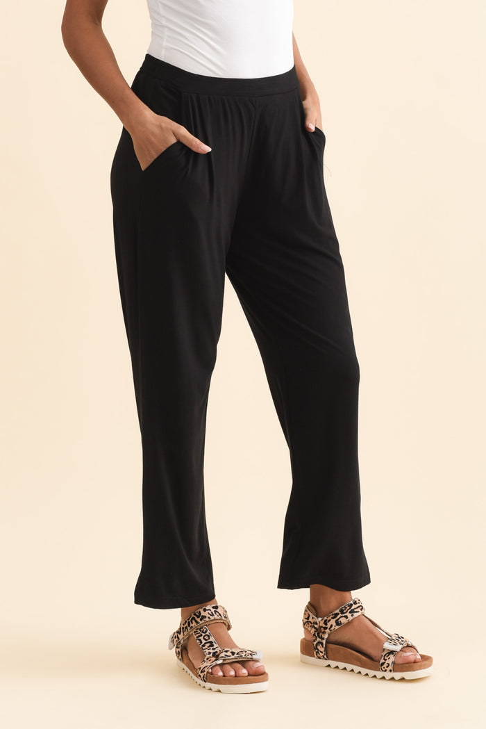 Lopez Black Pocket Pants - Petite,Brunette model,alt text|model:Brontie