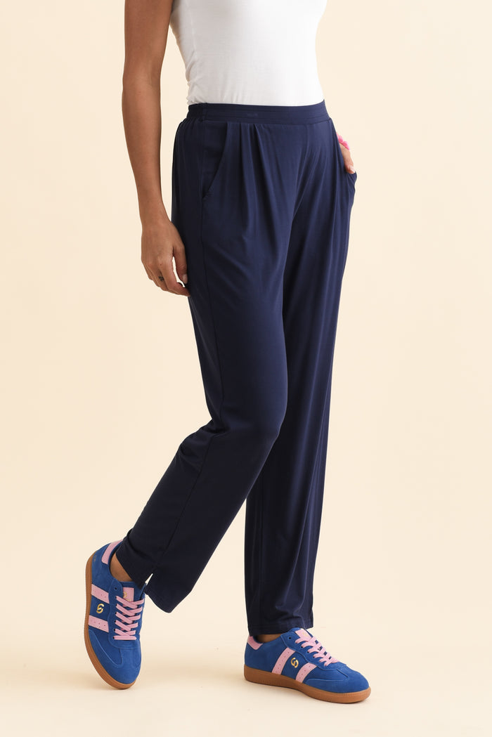 Lopez Navy Pocket Pants,Brunette model,alt text|model:Brontie