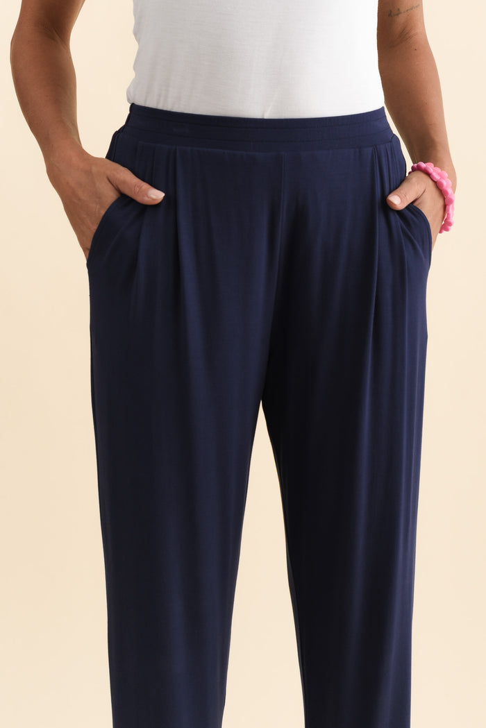 Lopez Navy Pocket Pants,Brunette model,alt text|model:Brontie