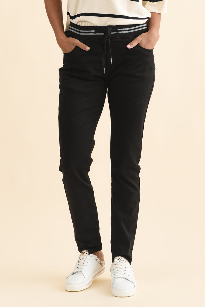 Margo Black Drawstring Pants,Brunette model,alt text|model:Brontie