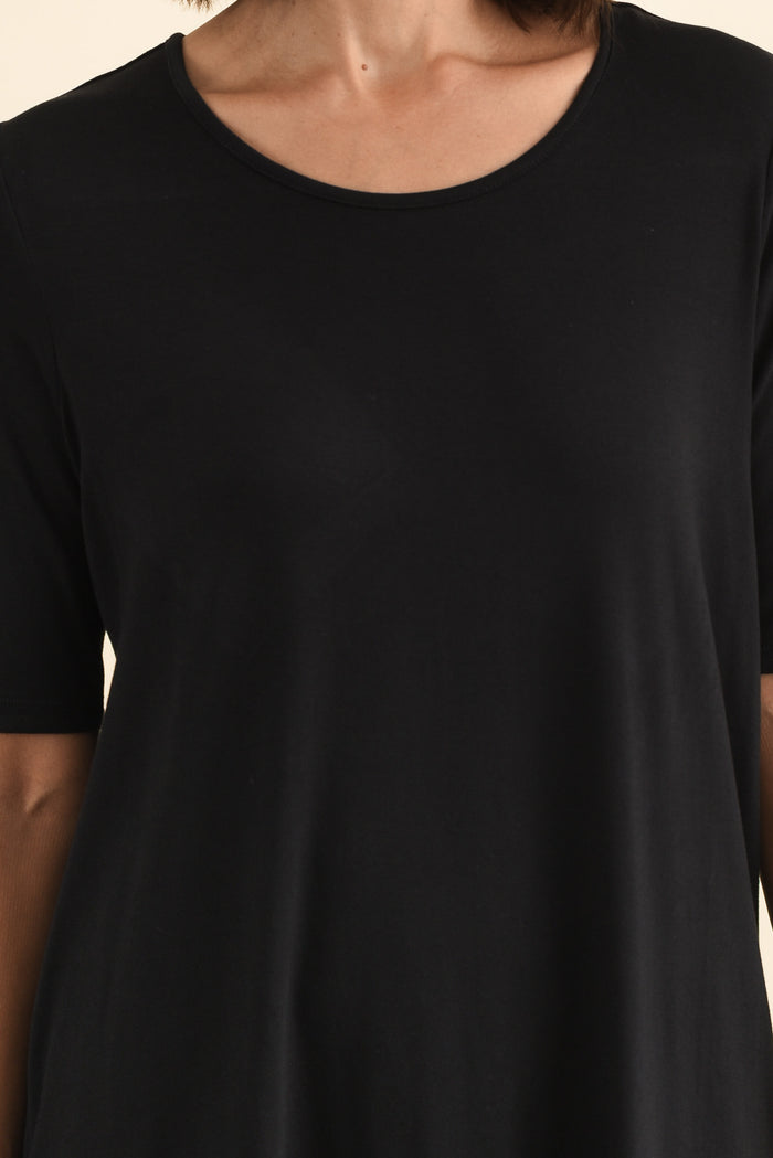 Maya Black Half Sleeve Tee,Brunette model,alt text|model:Cara