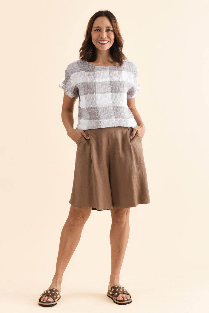 Minette Mocha Pocket Shorts,Full Body,Brunette model,alt text|model:Cara