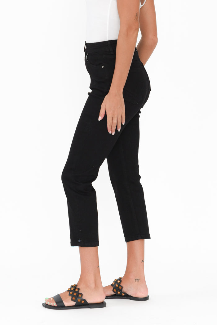 Mollie Black Stretch Denim Capri Jeans,Brunette model,alt text|model:Brontie