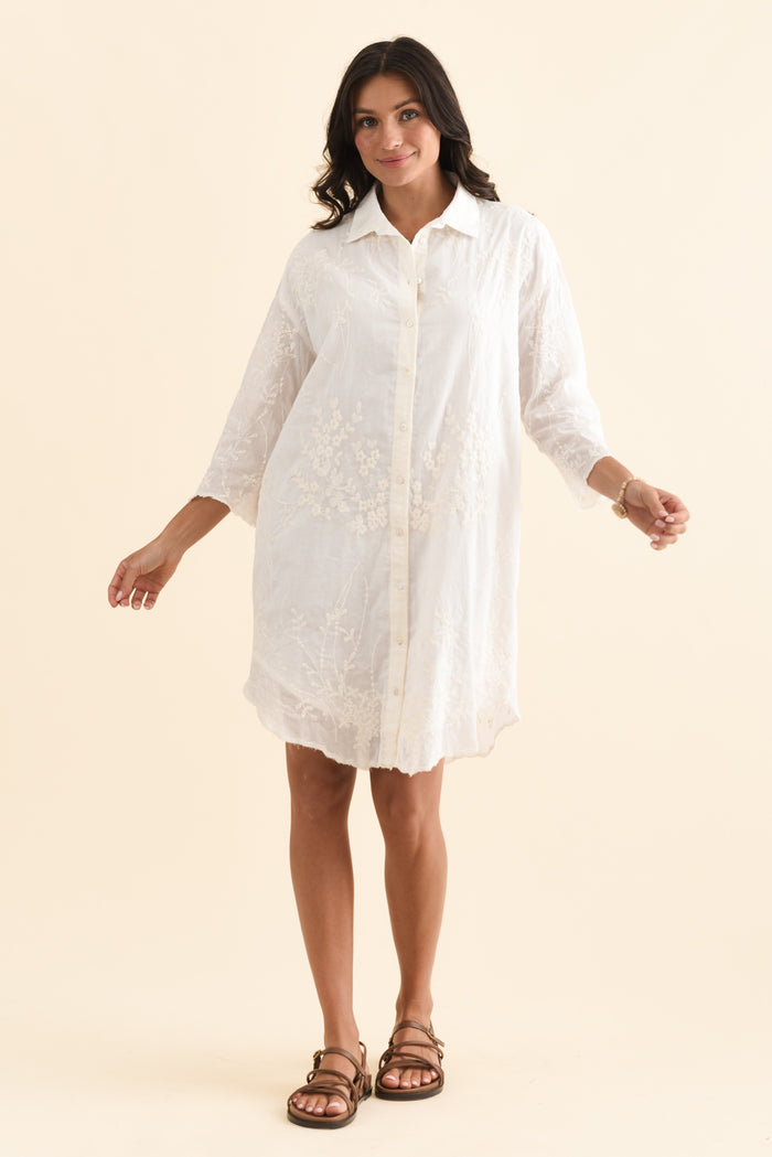 Offredo White Cotton Embroidered Shirt Dress,Brunette model,alt text|model:Brontie