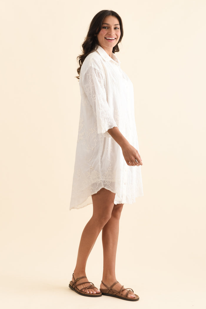 Offredo White Cotton Embroidered Shirt Dress,Brunette model,alt text|model:Brontie