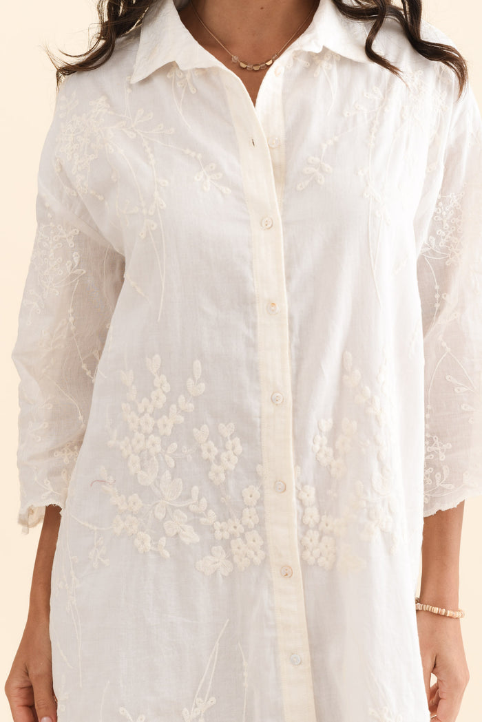 Offredo White Cotton Embroidered Shirt Dress,Brunette model,alt text|model:Brontie