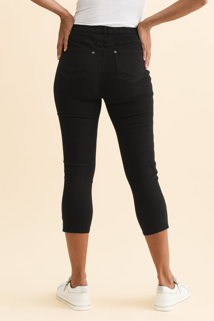 Reed Black Stretch Cotton Capri Pants,Brunette model,alt text|model:Cara