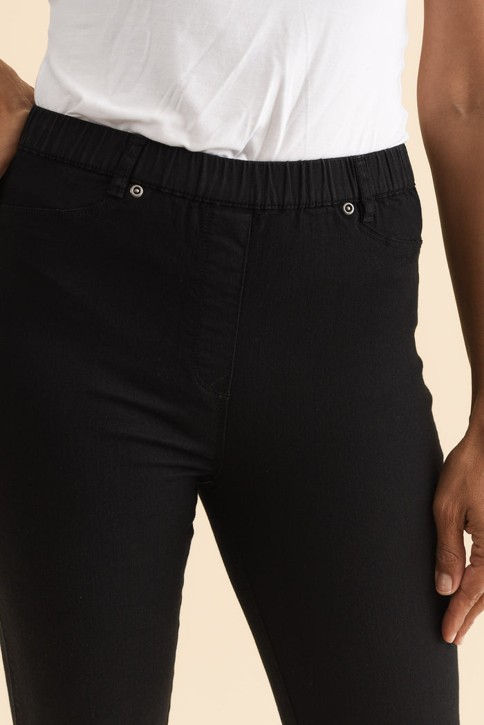Reed Black Stretch Cotton Capri Pants,Brunette model,alt text|model:Cara