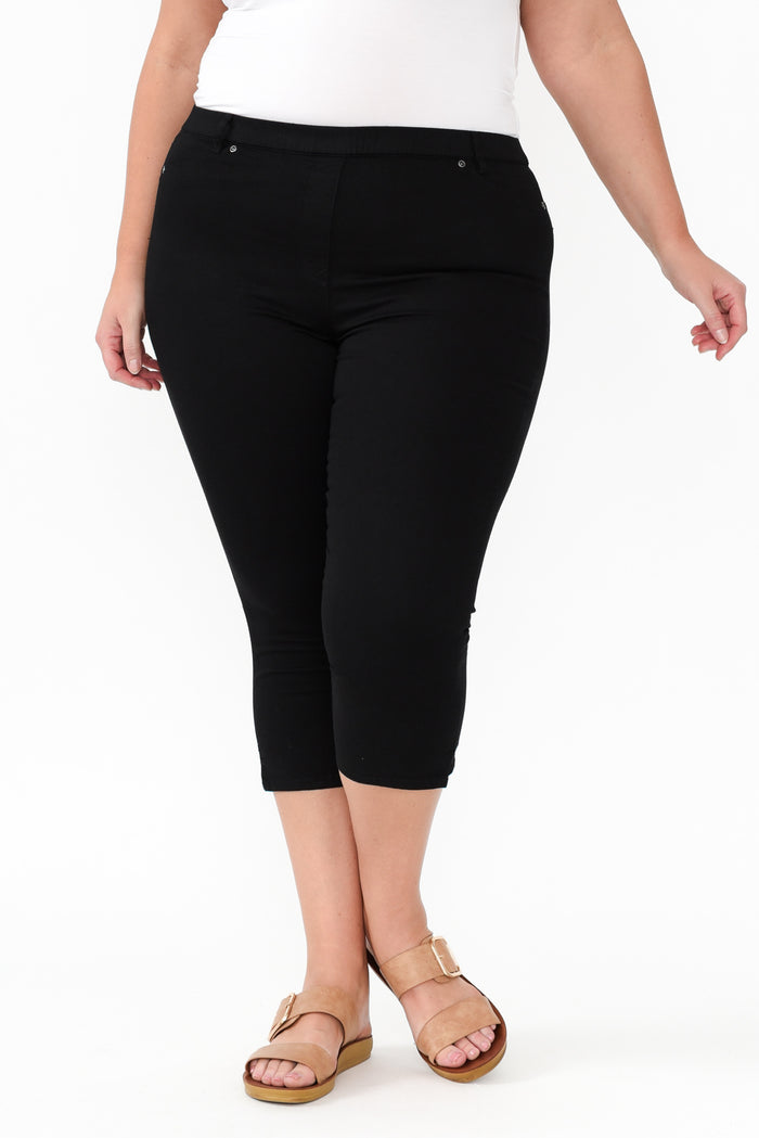 Reed Black Stretch Cotton Capri Pants,Blonde model,plus-size,curve-basics,curve-bottoms,plus-size-Pants,plus-size-basic-bottoms,alt text|model:Caitlin