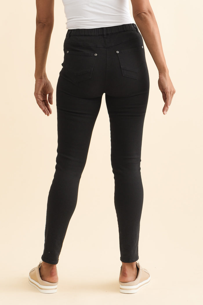 Reed Black Stretch Cotton Pants,Brunette model,alt text|model:Cara