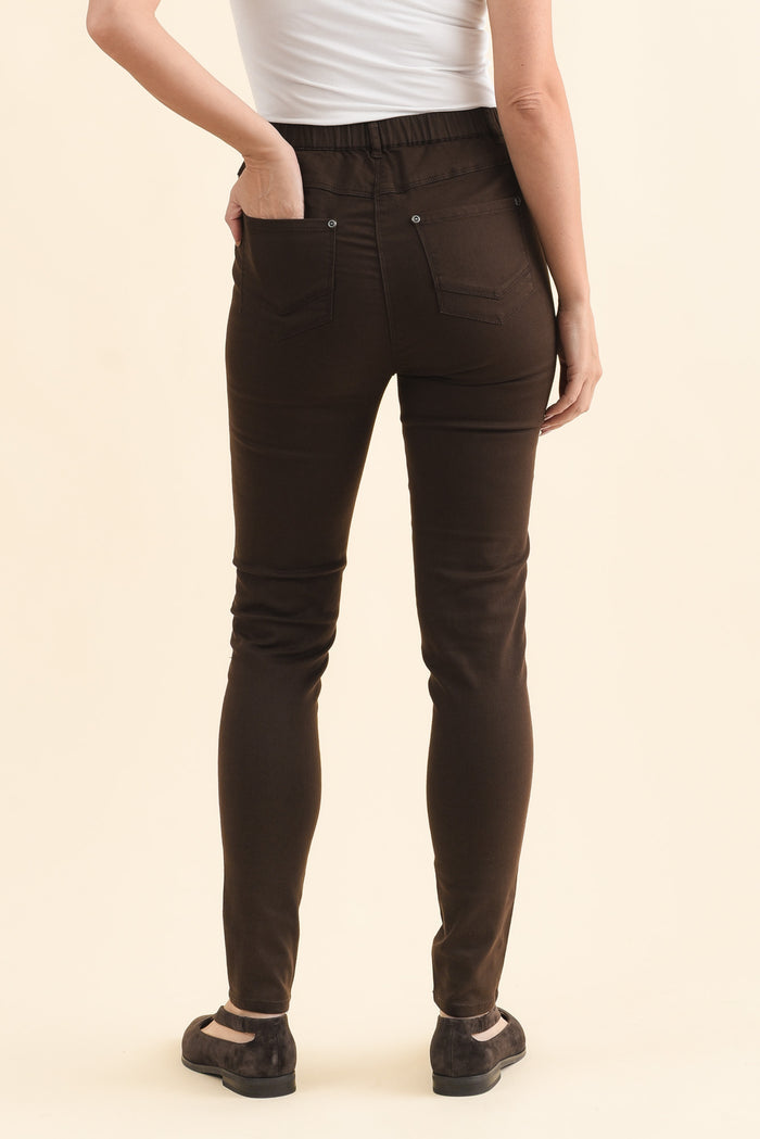 Reed Chocolate Stretch Cotton Pants,Brunette model,alt text|model:MJ