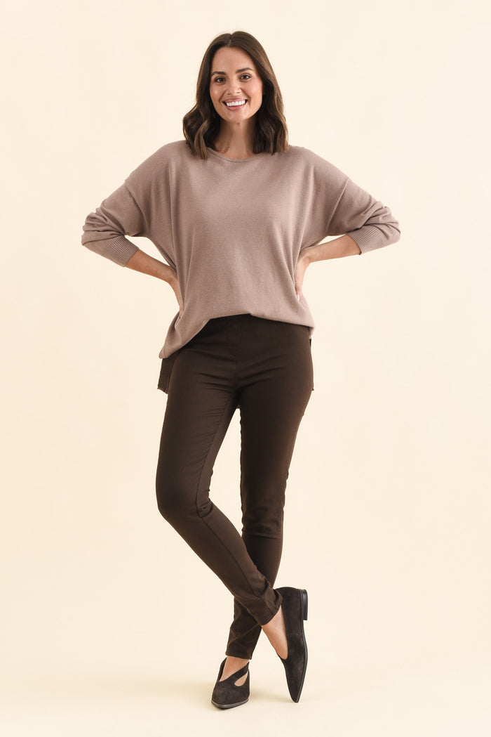 Reed Chocolate Stretch Cotton Pants,Brunette model,alt text|model:MJ